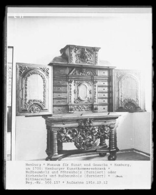 Hamburger Kunstkammerschrank