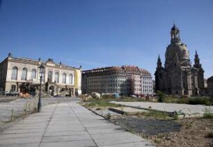 Dresden-Altstadt. neumarkt. Ansicht mit Johanneum, QF Hotel mit Weigelschem Haus sowie Wohn- und Geschäftshaus und Frauenkirche