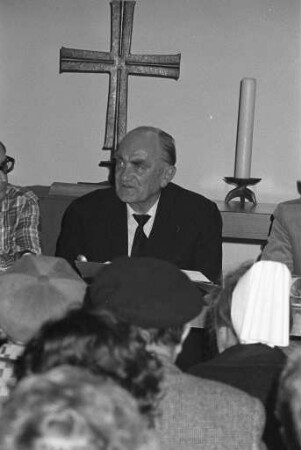 Besuch des evangelischen Bischofs von Berlin Kurt Scharf bei der Evangelischen Kirche Karlsruhe
