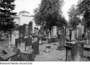 Neuer Israelitischer Friedhof mit der Neuen Synagoge