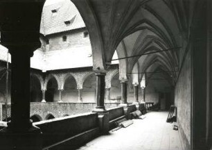 Heilsberg, Schloss : Heilsberg (Lidzbark WarminskiPolen). Burg Heilsberg (Zamek biskupi w Lidzbarku Warmińskim), ehemalige Residenz der ermländischen Bischöfe. Innenhof, Kreuzgang