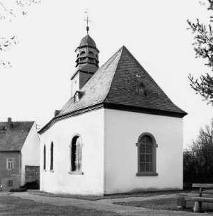 Ev. Kirche; Butzbach, Am Schwimmbad 1, Schulstraße, Am Schwimmbad