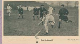 Damenmannschaften beim Hockeyspiel