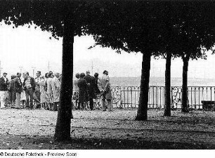 Besucher auf der Brühlschen Terrasse