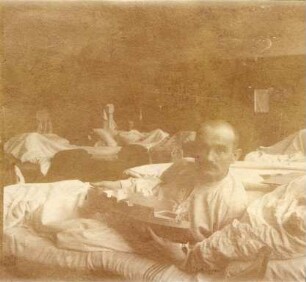 Erster Weltkrieg - Lazarett III Gewerbeschule Karlsruhe. Unbekannte Patient