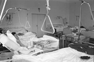 Unzureichende bauliche und hygienische Verhältnisse auf Station C 25 im Chirurgie-Altbau der Städtischen Krankenanstalten Karlsruhe