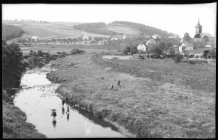 Niederstriegis. Blick zur Kirche