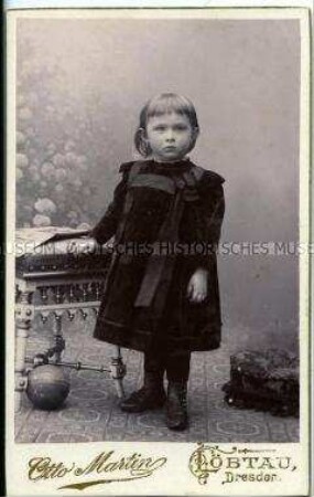 Kleines Mädchen im Samtkleid, Carte de Visite