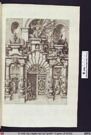 Portal mit Kriegstrophäen.