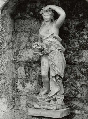 Weibliche Figur (Pomona)