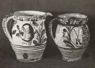 Zwei Milchtöpfe