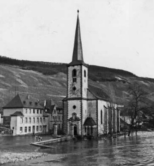 Piesport an der Mosel bei Hochwasser