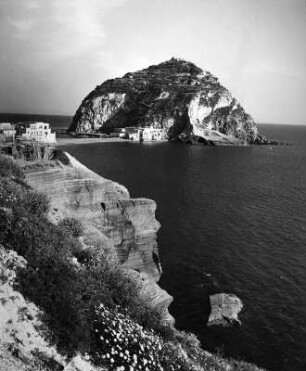 Ischia-Sant'Angelo. Blick zur vorgelagerten Insel