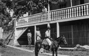 Fazenda Àgua Limpa : Japanischer Reiter vor der Fazenda Àgua Limpa.