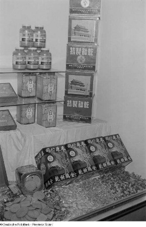 Stand mit chinesischen? Süßigkeiten, Herbstmesse 1953