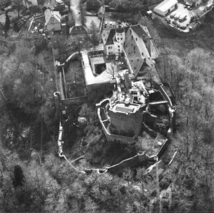 Frauenstein. Schloß und Burgruine. Luftbildschrägaufnahme von Nordosten