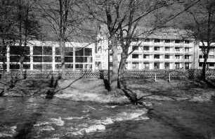 Staufen: Haus Münstertal; außen; Vordergrund Neumagen