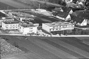 Oberrimsingen: Absprungkreuz vor dem Jugendheim Oberrimsingen
