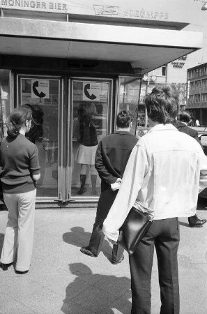 Öffentliche Telefonzellen der Bundespost in der Innenstadt