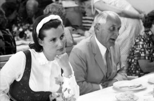22. Tagung 1972 Mediziner; Beim Bayrischen Frühstück: Gräfin Sonja Bernadotte, Ragnar A. Granit