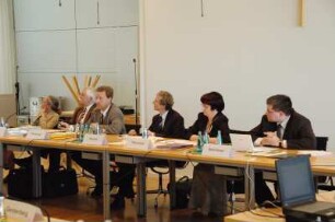 Neuer Sächsischer Landtag, Bibliothekskonzeption für das Bildungsland Sachsen : Vorstellung der "Bibliothekskonzeption für das Bildungsland Sachsen" im Sächsischen Landtag, 8. Mai 2008. Konzeption Prof. Dr. Thomas Bürger, Generaldirektor Sächsische Landesbibliothek – Staats- und Universitätsbibliothek Dresden (SLUB). Sitzung im Fraktionsberatungssaal
