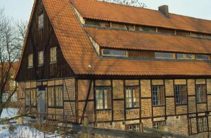 Drahtmühle: Frontseite mit Westgiebel
