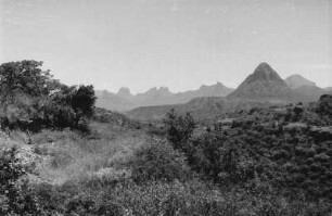 Die Berge von Adwa : Blick vom Gasciorki-Pass auf die Berge von Adwa. Grenzregion zwischen Eritrea und Äthiopien.