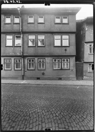 Schmalkalden, Stumpfelsgasse 5. Wohnhaus mit Laden. Straßenfront (Teilansicht, Braugasse)