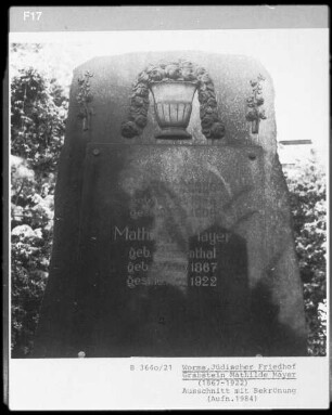 Grabstein von Mathilde Mayer (gestorben 1922)