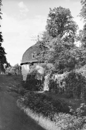 Hermsdorf, Kapellenturm : Hermsdorf. Schloss, Kapellenturm mit Mauer und Rödergraben