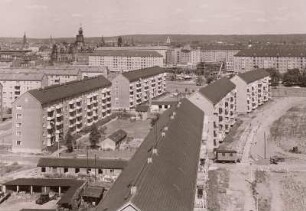 Dresden. Blick vom Hochhaus Nähe Sternplatz nach Nordnordosten über die Wohnneubauten der Seevorstadt zum Zentrum