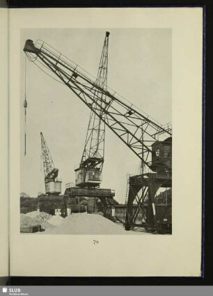 Kranreihe im Lübecker Hafen