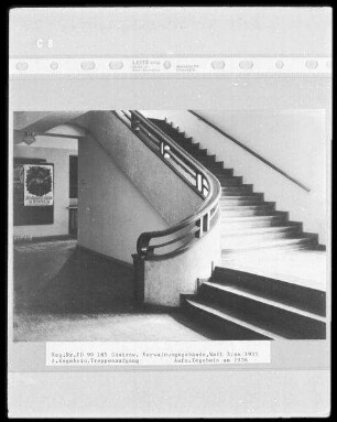 Güstrow, Wall 3. Verwaltungsgebäude (um 1935; A. Kegebein). Treppenaufgang