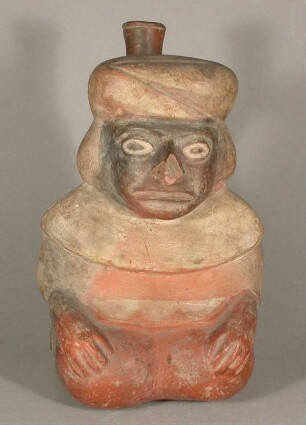 Sitzende anthropomorphe Figur