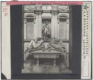 Florenz, S. Lorenzo, Neue Sakristei/Cappella Medici,Michelangelo, Gräber der Medici-Herzöge in der Neuen Sakristei,Michelangelo, Grabmal Giuliano de Medicis in der Neuen Sakristei
