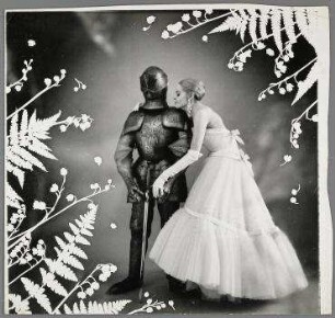 Ohne Titel (Abendkleid von Sinaida Rudow-Brosda, Berlin, etwa 1958)