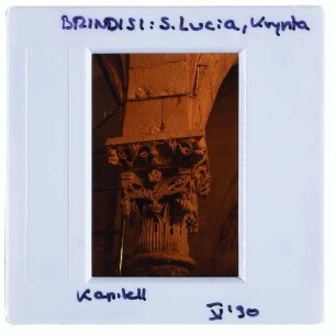 Brindisi, Kirche der Heiligen Dreifaltigkeit/ Santa Lucia : Krypta, Detail Kapitell