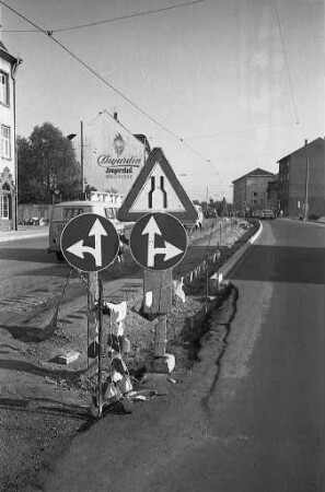 Verkehrsführung und Beschilderung am im Umbau befindlichen Lameyplatz.