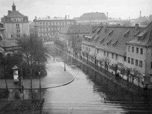 Leipzig, Johannisplatz : Leipzig. Johannisplatz. Blick gegen Johanniskirche und Johannisspital