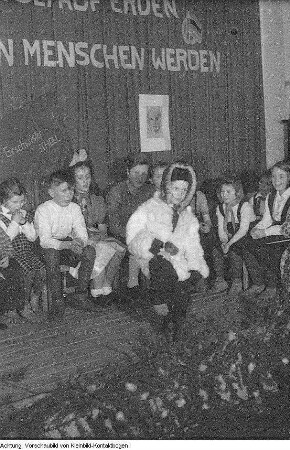 Kindergarten der Landespolizei, Weihnachtsfeier, Dezember 1950