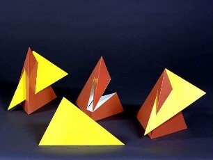 Durchdringungsphänomene von zwei dreiseitigen Pyramiden