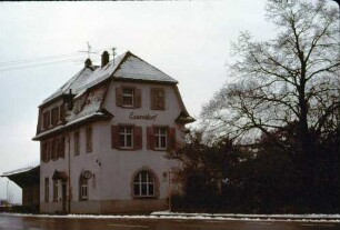 Essendorf Empfangsgebäude Vorplatz