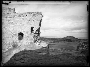 Blick von der Ruine Mühlberg nach Ruine Gleichen