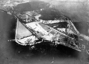Fabriken bei Burgkemnitz (bei Bitterfeld)