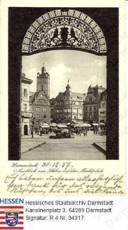 Darmstadt, Marktplatz / Blick vom Schlosstor auf den Marktplatz