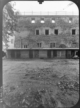 Trebsen/Mulde. Schloß (1509-1527). Rückseite (Teilansicht) mit Schuppenanbau von Nordost
