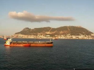 Gibraltar - Felsen vom Meer aus gesehen : Totalansicht des Felsens von Gibraltar, aufgenommen am 14. Oktober 2009. Foto Uwe Gerig
