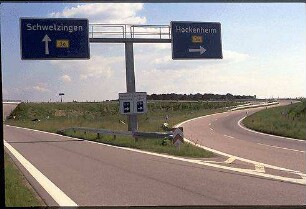 Einfahrt in Tangente West (Mannheim Richtung Hockenheim) von Nebenfahrbahn West (Mannheim Richtung Heilbronn)
