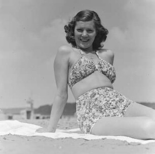 Frau im Bikini