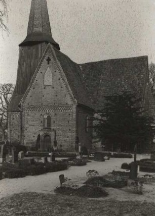 Dragun-Vietlübbe. Dorfkirche (um 1205/1215)